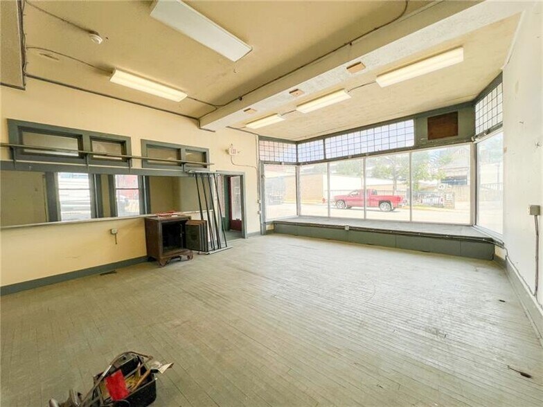 More Photos Of 119 E Wayne St, Butler Office Residential For Sale