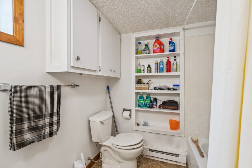 More Photos Of 920 High St, Grinnell Apartments For Sale