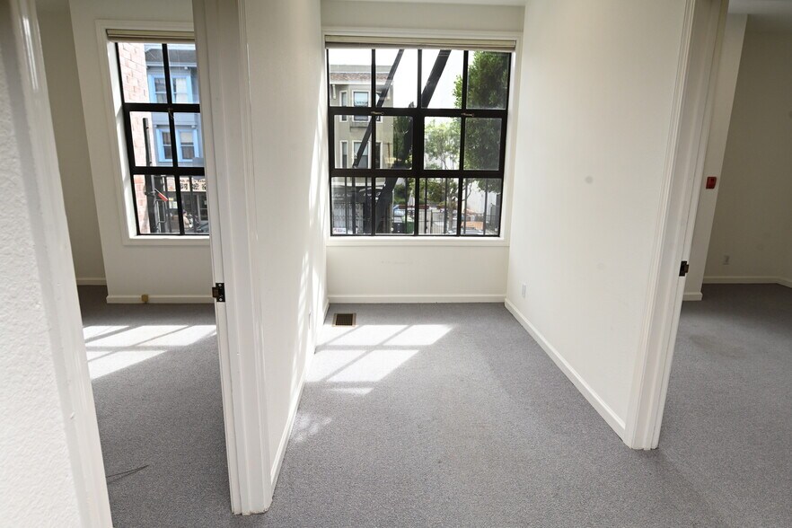 More Photos Of 1122 Clement St, San Francisco Storefront Retail Office For Lease