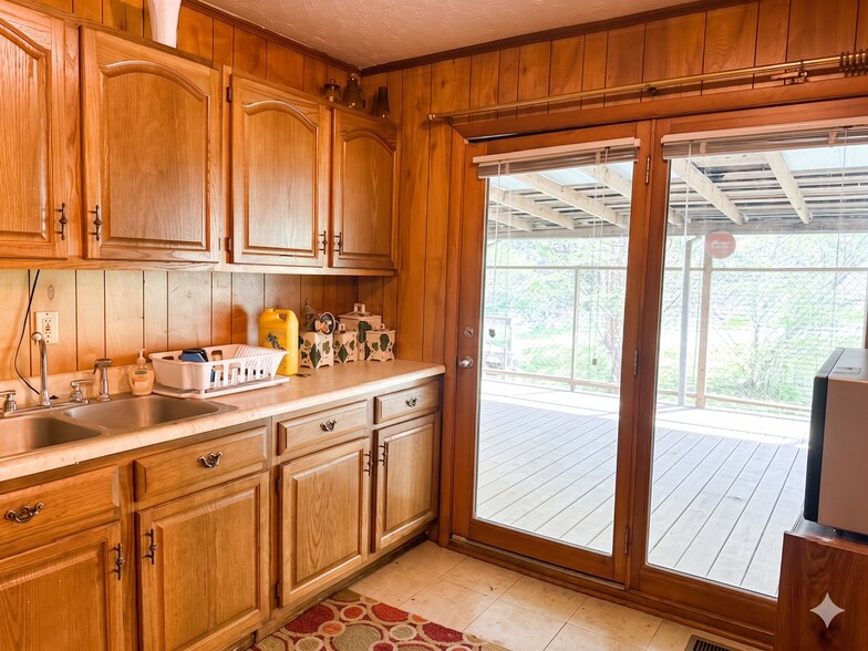 More Photos Of 4040 Ky-15, Bonnyman General Retail For Sale