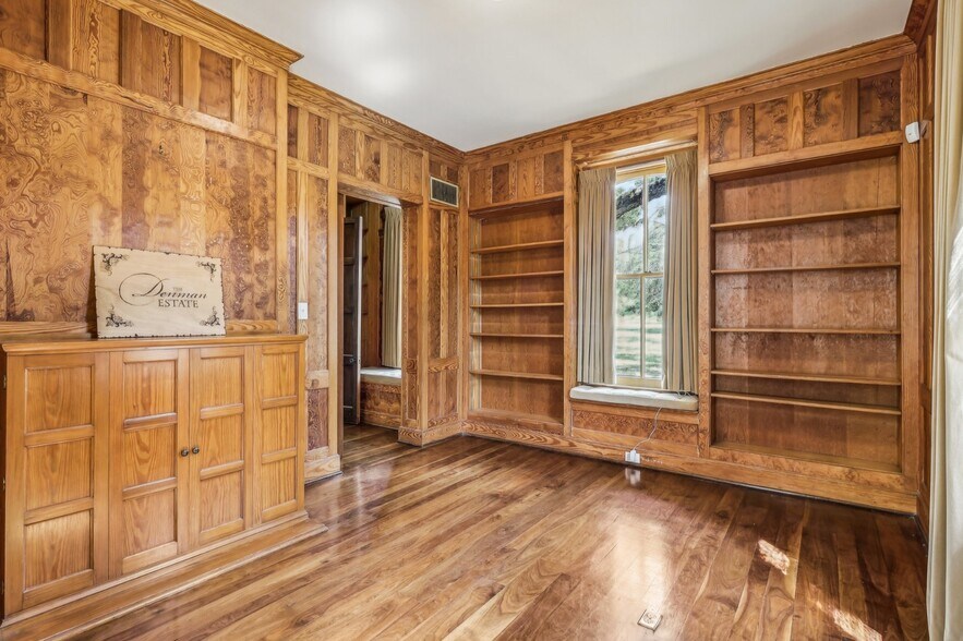 More Photos Of 7735 Mocking Bird Ln, San Antonio Lodge Meeting Hall For Sale