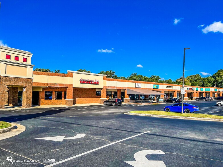 More Photos Of 951 Maple St, Carrollton General Retail For Lease