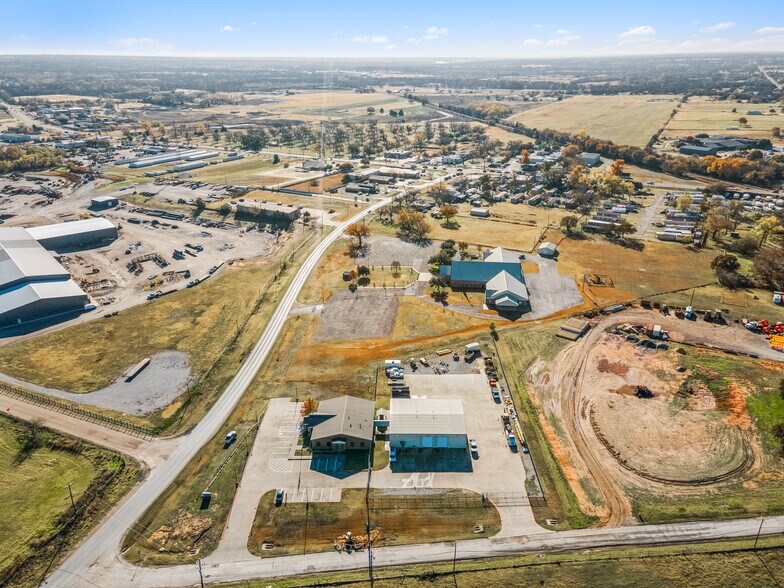 More Photos Of 142 N FM 730, Boyd Light Distribution For Sale