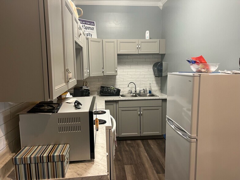 More Photos Of 16038 Seneca Trl N, Maxwelton Office For Sale