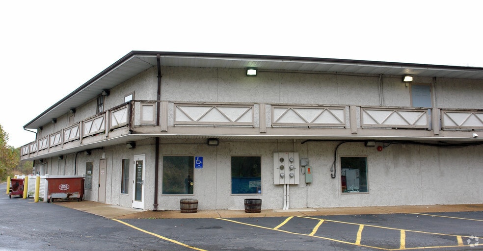 More Photos Of 7095 Metropolitan Blvd, Barnhart Storefront For Lease