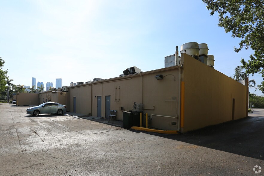 More Photos Of 3405-3495 NE 163rd St, North Miami Beach Unknown For Lease