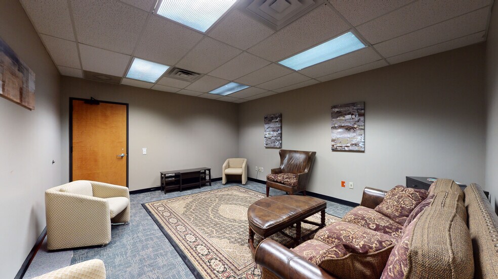 More Photos Of 4101 Clinton Dr, Houston Bank For Lease