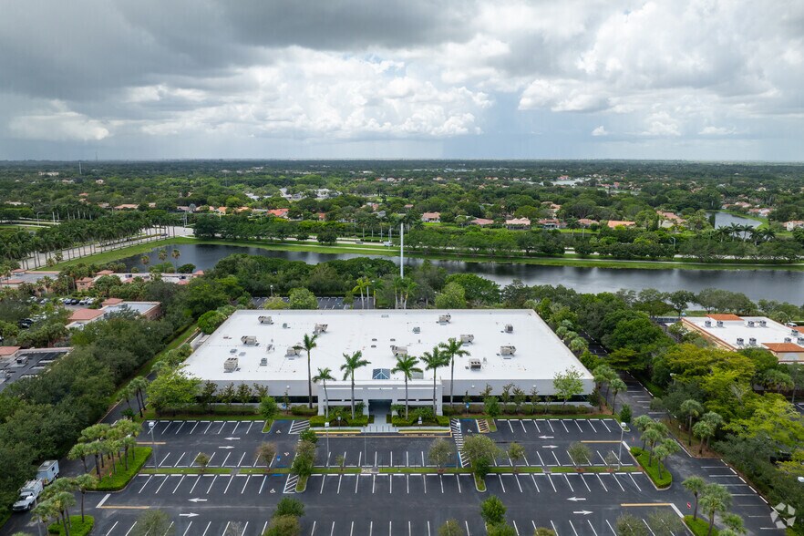More Photos Of 1725 N Commerce Pky, Weston Office For Lease