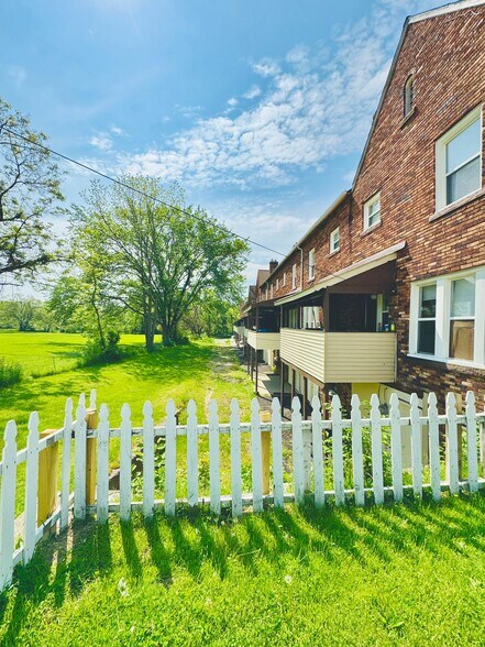 More Photos Of 25 Maynard Ct, Pontiac Apartments For Sale