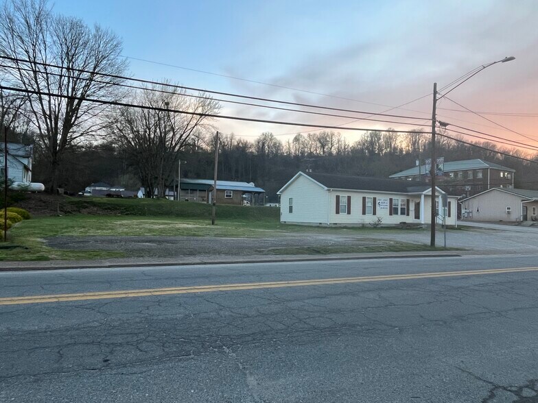 More Photos Of 402 5th St, New Haven Storefront For Sale