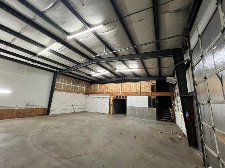 More Photos Of 4334 NE 148th Ave, Portland Service For Lease