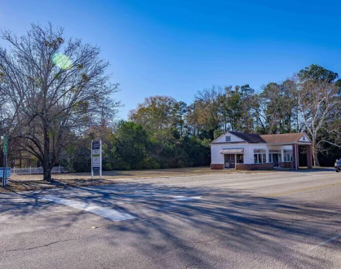 More Photos Of 2491 & 2483 Main St, Elgin Land For Sale