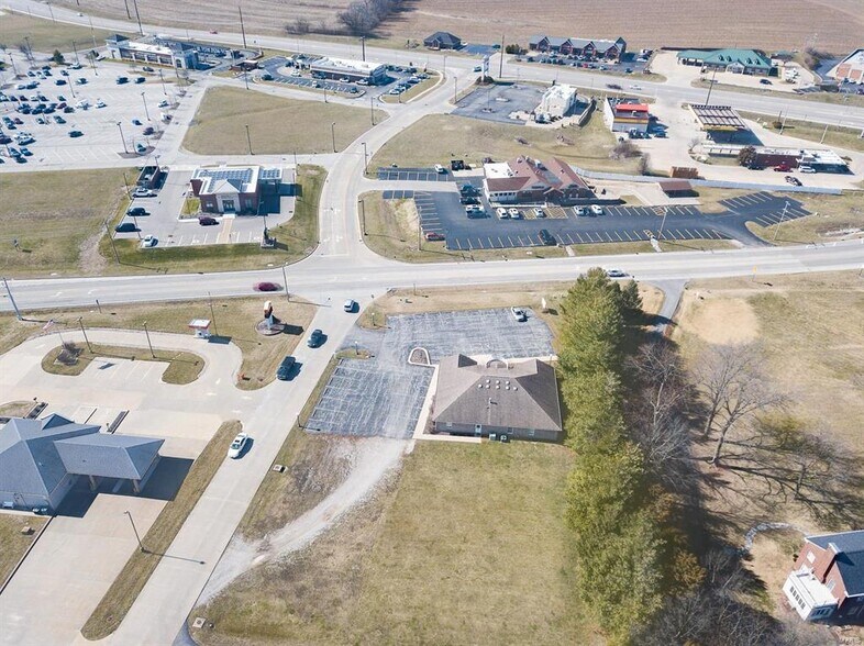 More Photos Of 824 N Market St, Waterloo Medical For Sale