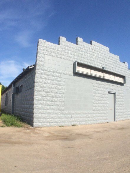 Primary Photo Of 1618 S Mead St, Wichita Industrial For Lease