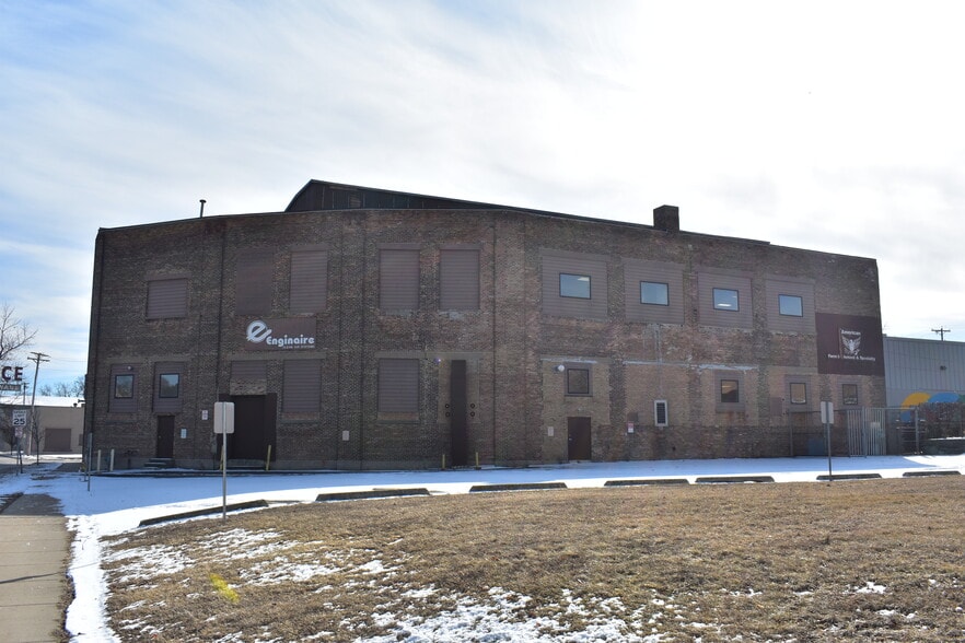 More Photos Of 122 S River St, Janesville Industrial For Sale