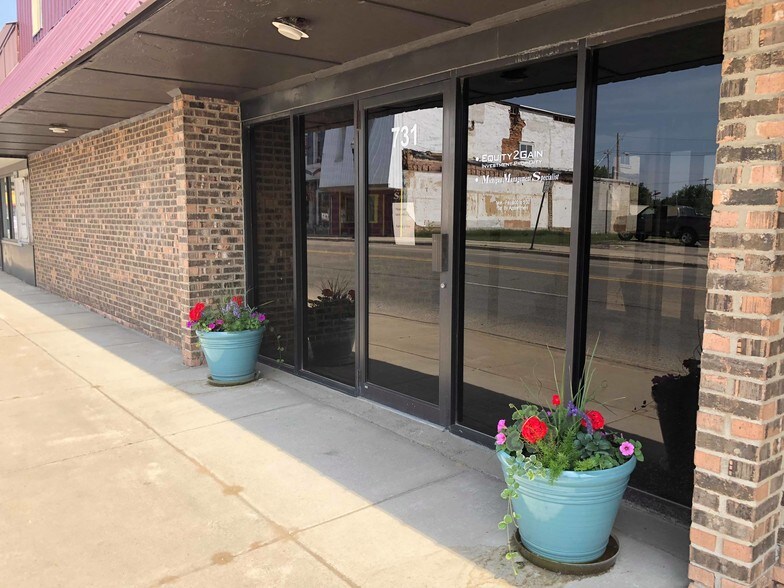 More Photos Of 727-731 E Mount Morris St, Mount Morris Storefront Retail Office For Sale