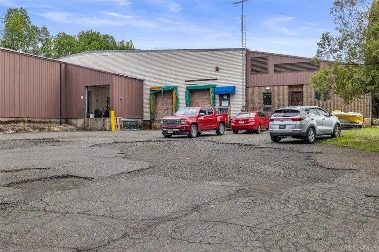 More Photos Of 380 NY-210, Stony Point Warehouse For Lease