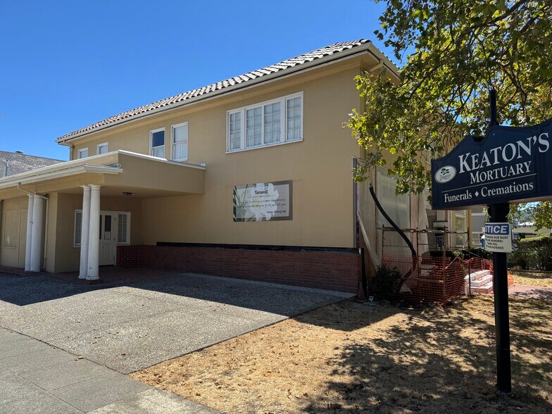 Primary Photo Of 1022 E St, San Rafael Office For Sale