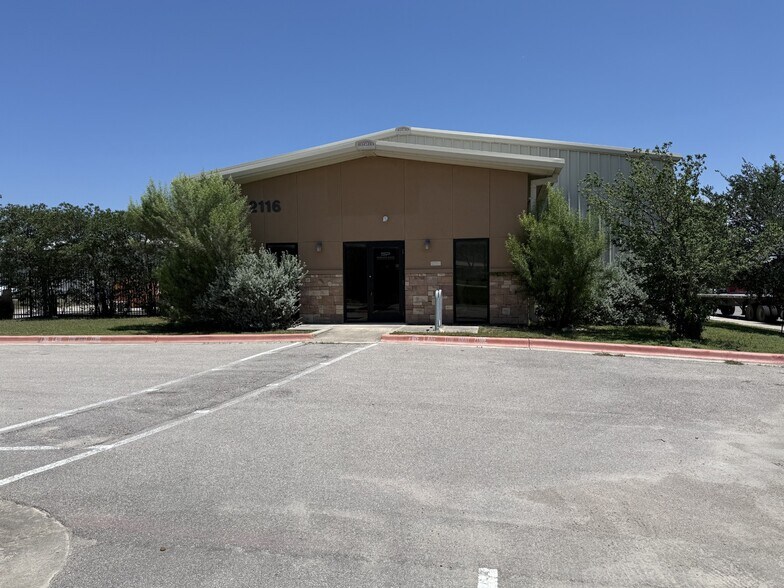 Primary Photo Of 2116 Picadilly Dr, Round Rock Warehouse For Lease