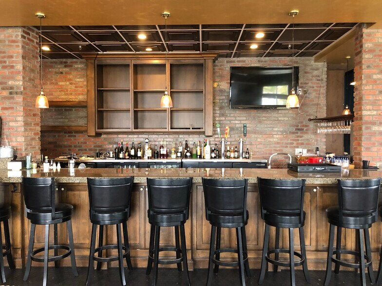 More Photos Of 4300 Tradewinds Dr, Oxnard Unknown For Lease