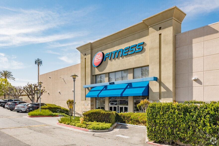 More Photos Of 8300 La Palma Ave, Buena Park General Retail For Lease