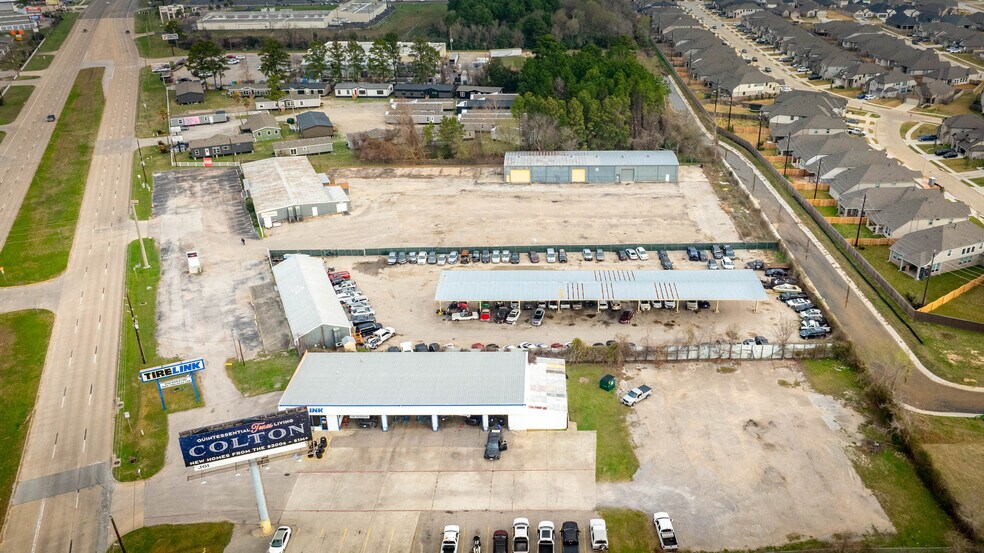 More Photos Of 27210 State Highway 249, Tomball Showroom For Lease