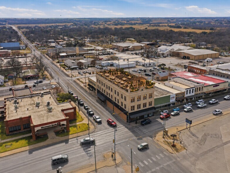 More Photos Of 100 W Central Ave, Comanche General Retail For Sale