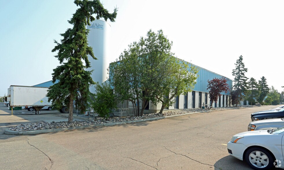 More Photos Of 14504-14598 121A Av NW, Edmonton Warehouse For Lease