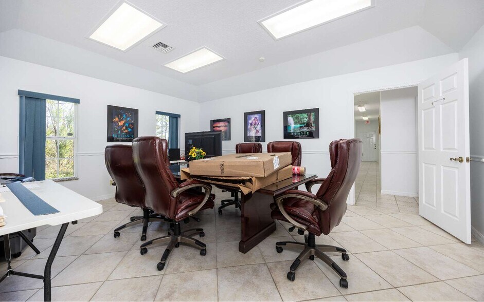More Photos Of 1720 N Ohio Ave, Live Oak Office For Sale