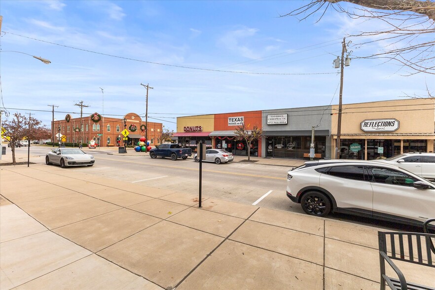 More Photos Of 208 S Bois D Arc St, Forney Storefront Retail Office For Lease