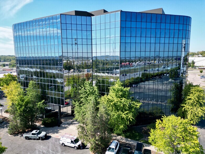 More Photos Of 11260 Chester Rd, Cincinnati Office For Lease