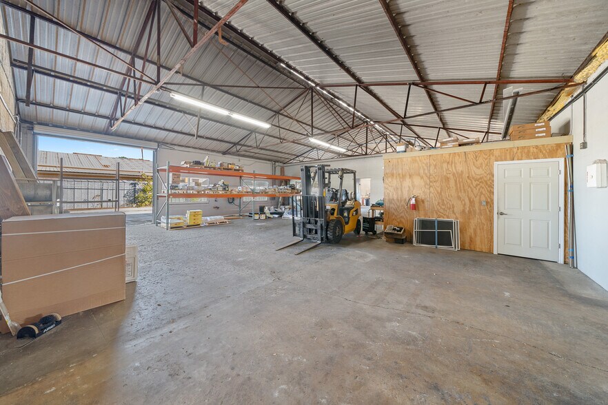 More Photos Of 943 NW 17th Ave, Ocala Warehouse For Sale