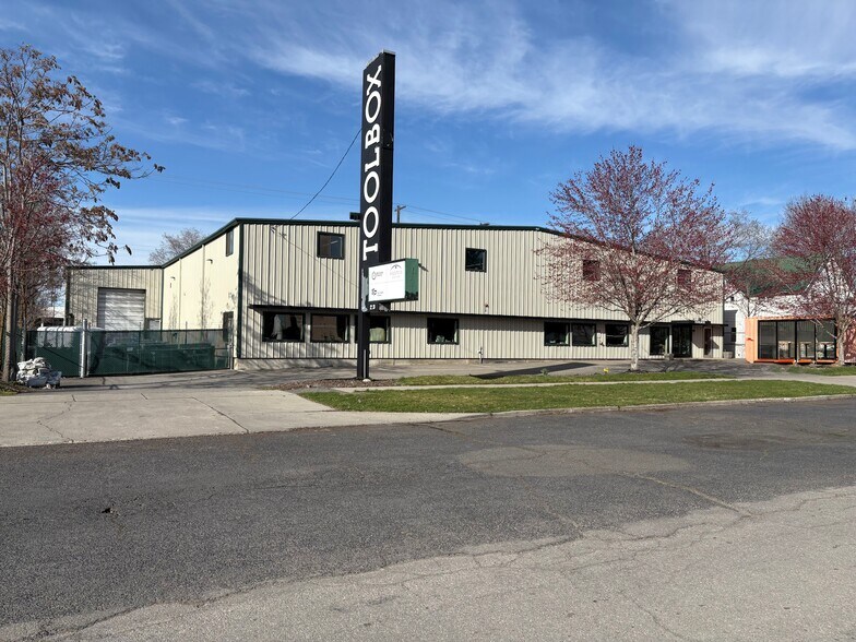 Primary Photo Of 213 E Ermina Ave, Spokane Warehouse For Sale