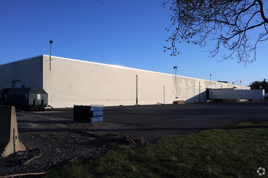 More Photos Of 470 St. Johns Church Rd, Camp Hill Warehouse For Sale