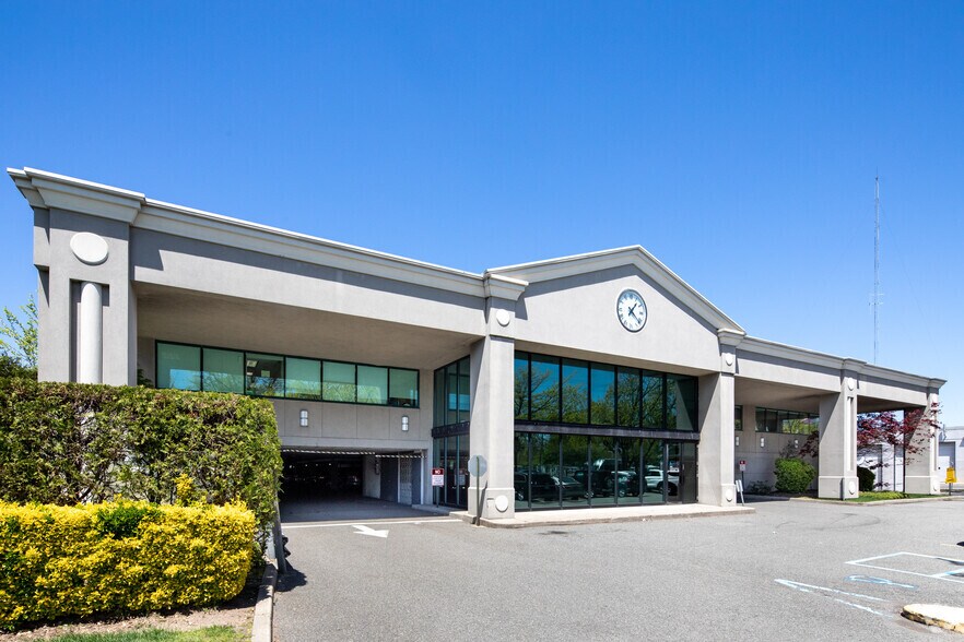 More Photos Of 901 Stewart Ave, Garden City Medical For Sale