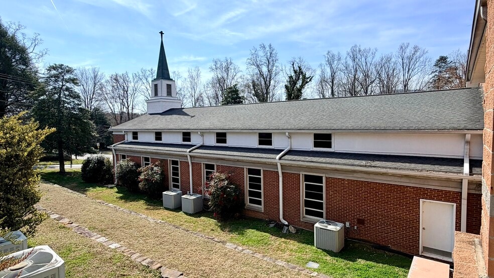 More Photos Of 195 New Market Rd, Tryon Religious Facility For Sale