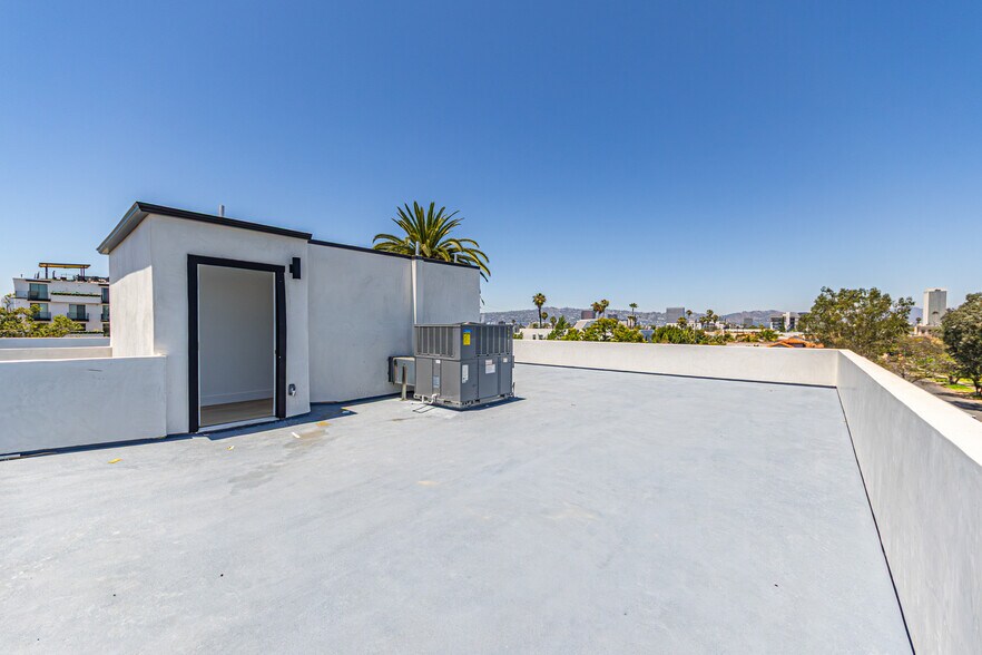 More Photos Of 1557 S Ogden Dr, Los Angeles Apartments For Sale