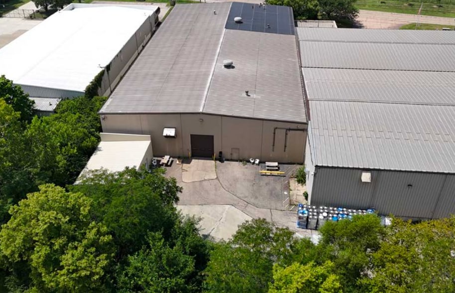 More Photos Of 150 Lawton Ave, Monroe Distribution For Lease