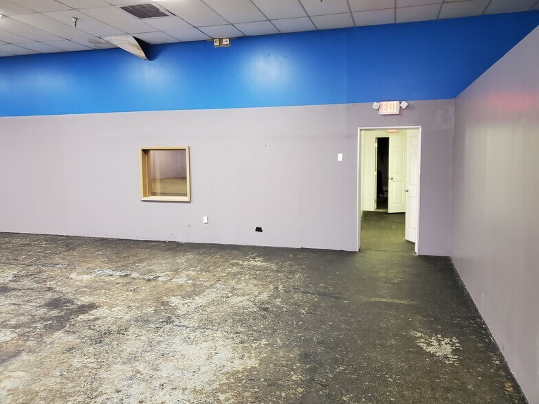 More Photos Of 2921 S Orlando Dr, Sanford General Retail For Lease