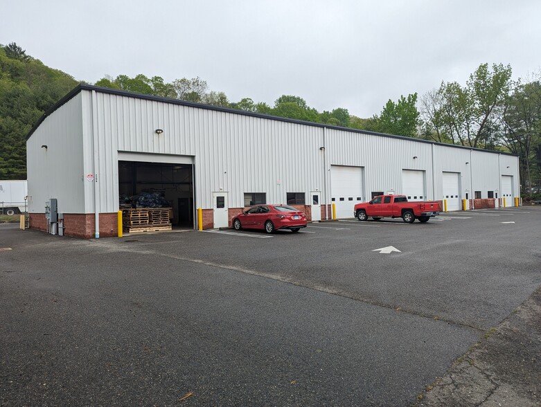 Primary Photo Of 770 Derby Ave, Seymour Warehouse For Lease