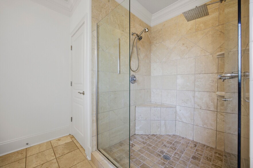 More Photos Of 574 East Ave NE, Atlanta Specialty For Sale