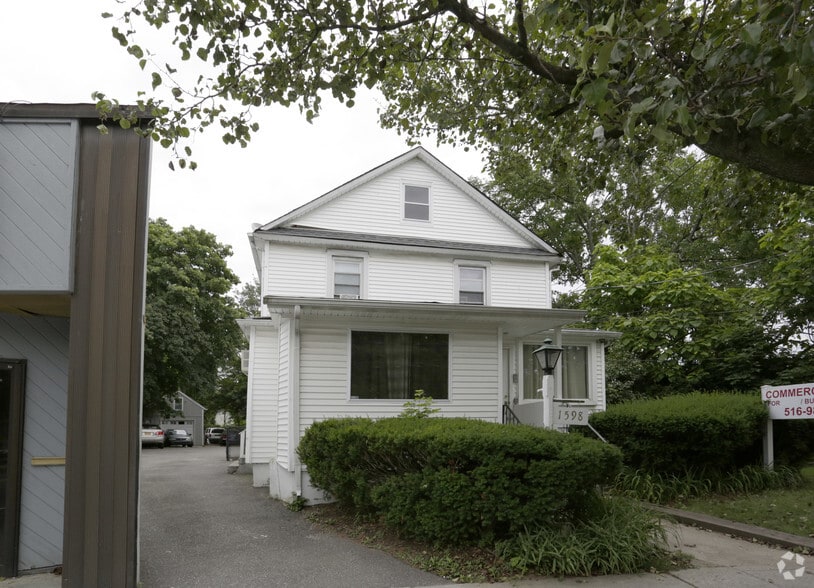 More Photos Of 1598 New York Ave, Huntington Station Apartments For Sale