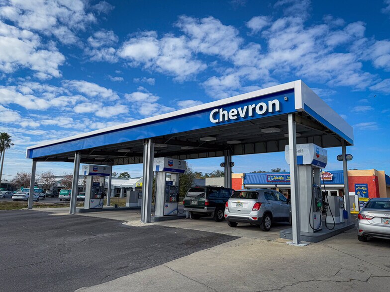 More Photos Of 2141 Crystal Grove Dr, Lakeland Convenience Store For Sale