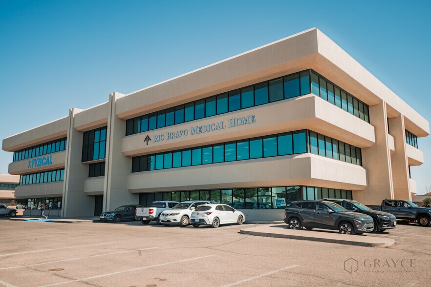 More Photos Of 10460 Vista Del Sol Dr, El Paso Medical For Lease