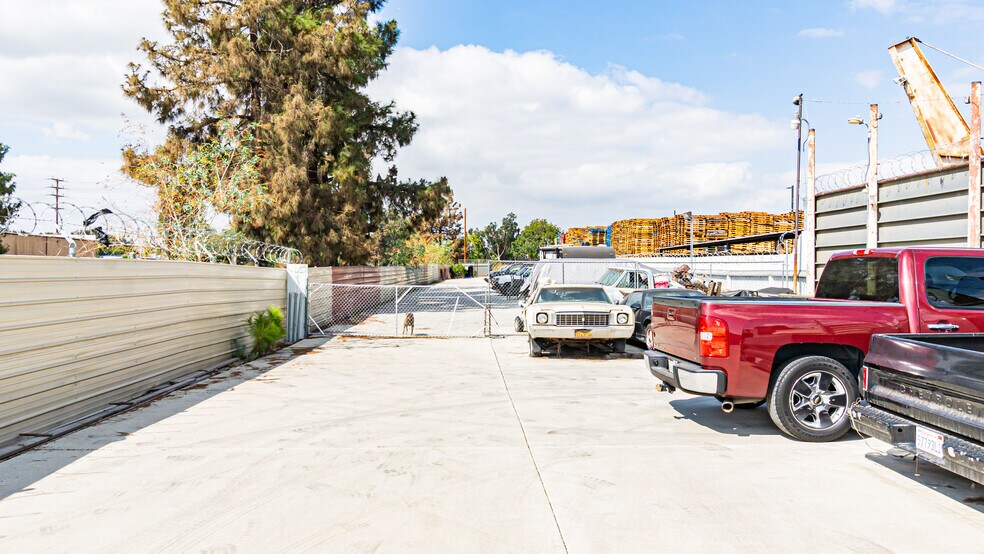 More Photos Of 280 S I St, San Bernardino Warehouse For Lease
