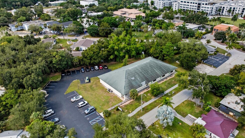 More Photos Of 2232 Altamont Ave, Fort Myers Office For Sale
