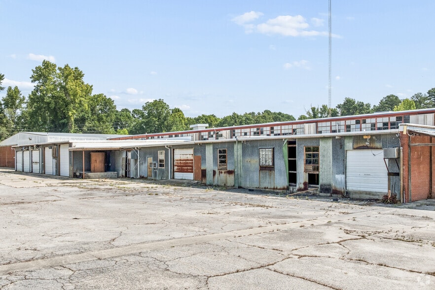 More Photos Of 500 S Chippewa St, Lumberton Warehouse For Sale