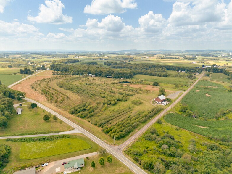 More Photos Of 162 Black Bear Run, Berlin Specialty For Sale