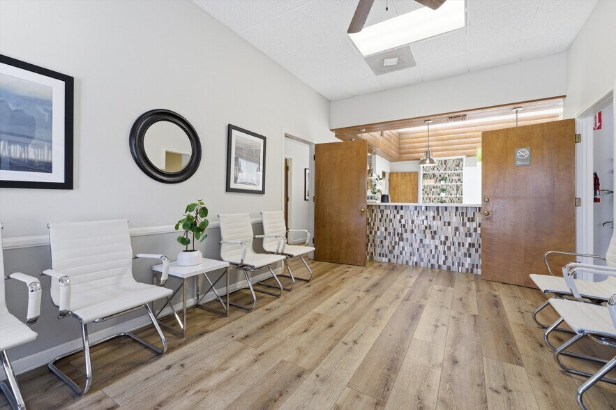 More Photos Of 44709 Date Ave, Lancaster Medical For Sale