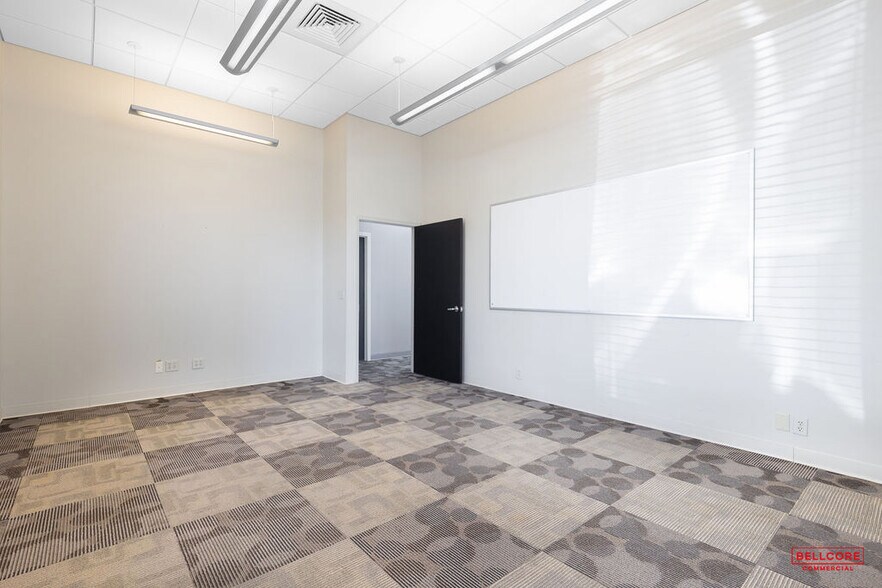 More Photos Of 427 Garden St, Pensacola General Retail For Lease